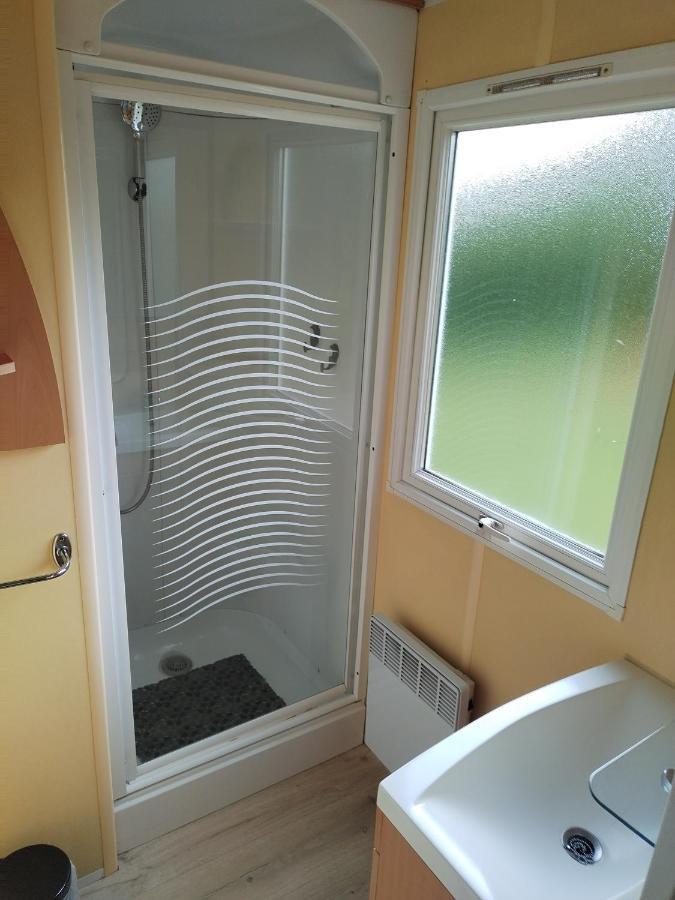 Mobil-Home Coin De Paradis En Cote D'Opale Sur Terrain Prive Et Sa Caravane Hermelinghen Bagian luar foto